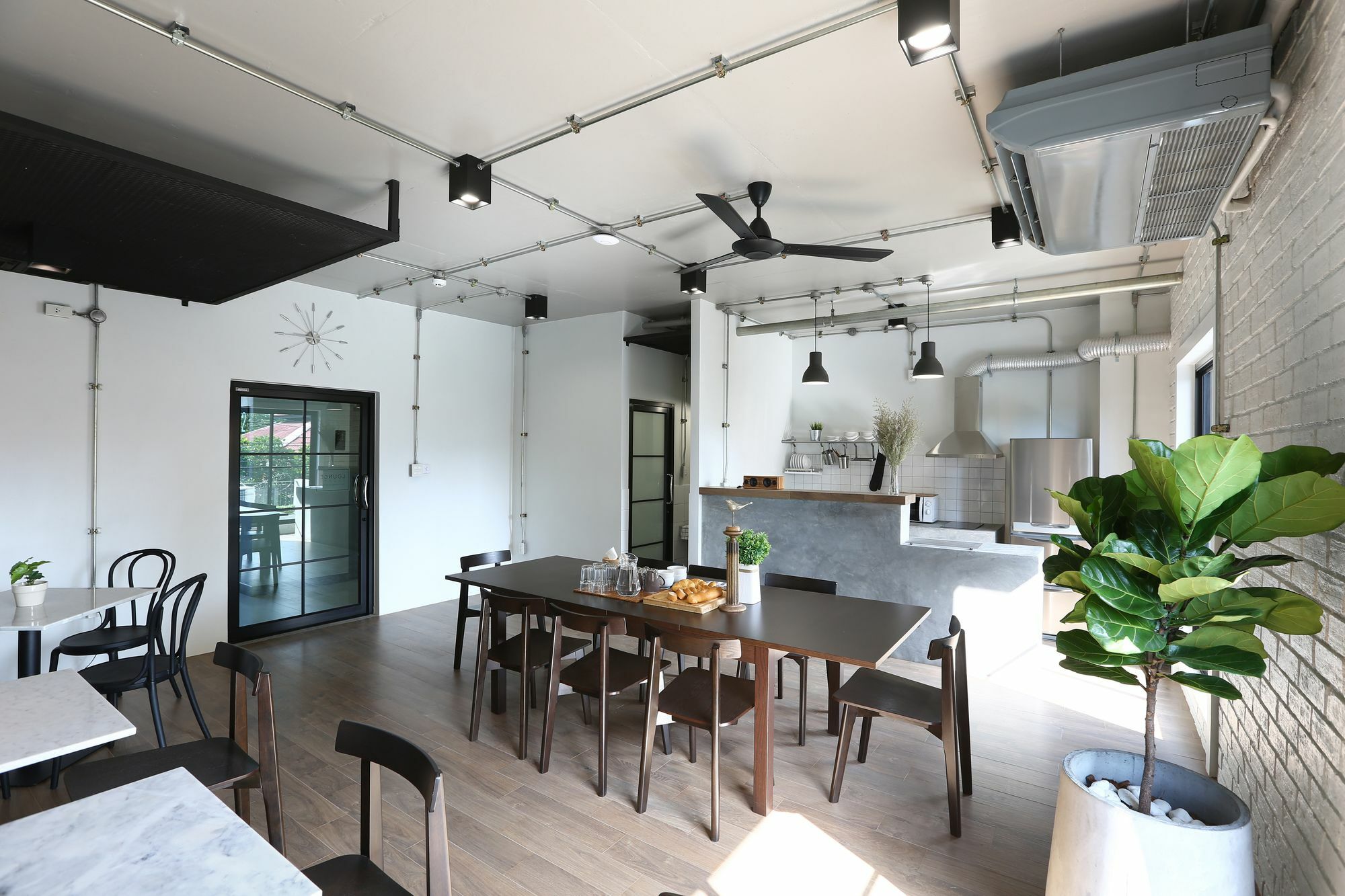 Sukh Serviced Apartment Ban Kho Hong Exterior photo